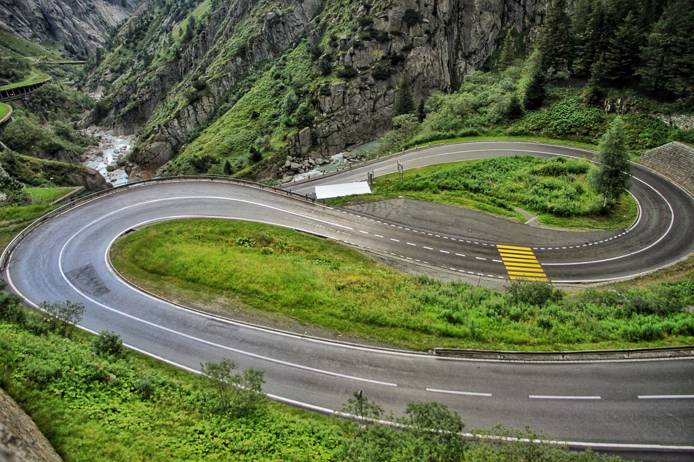 #33 The Exciting Drive at Gotthard Pass in Swiss Alps 🛤 🇨🇭 行驶在全球最长的隧道山口