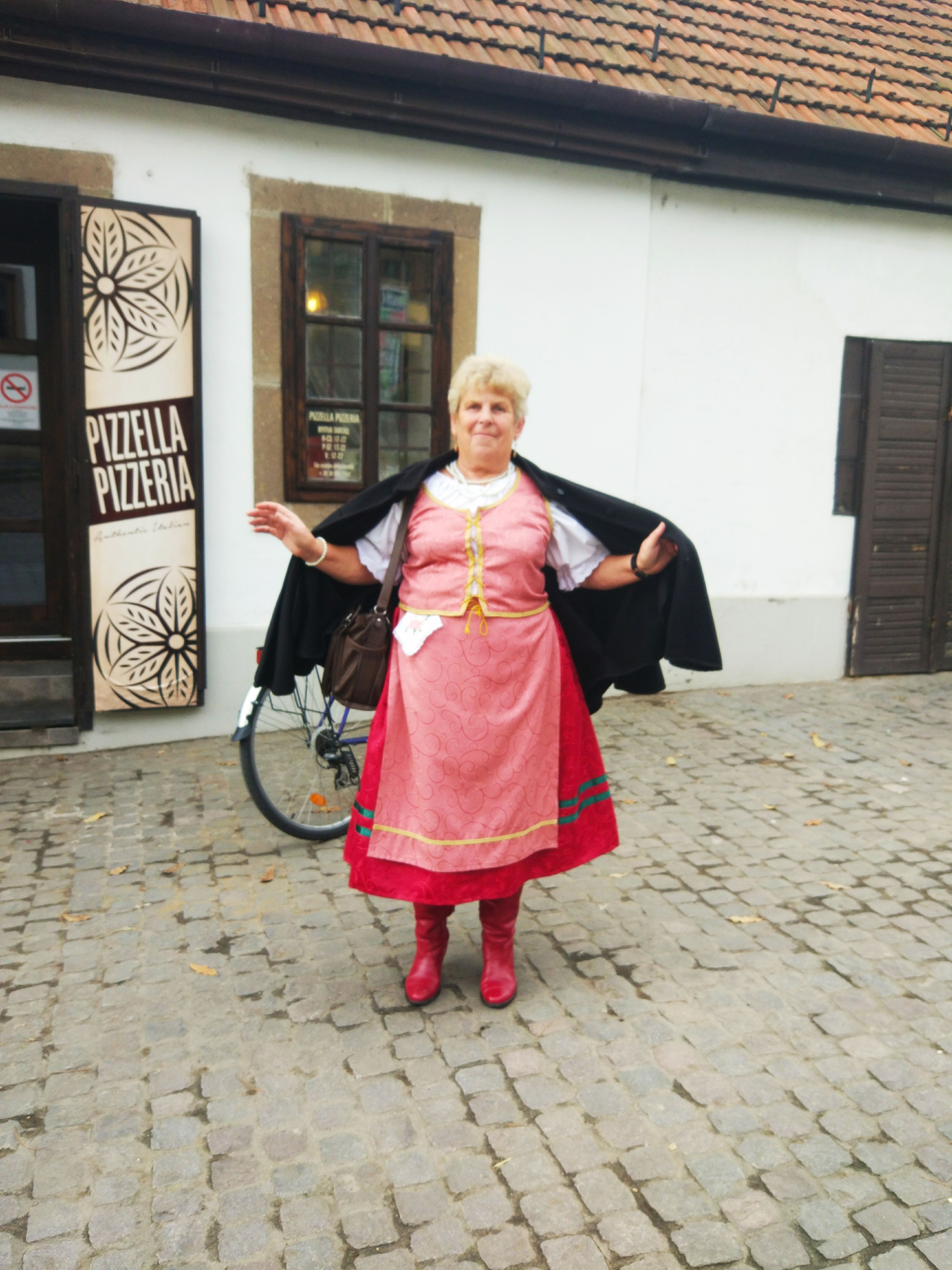 Traditional Hungarian Dress - Hungarian Living