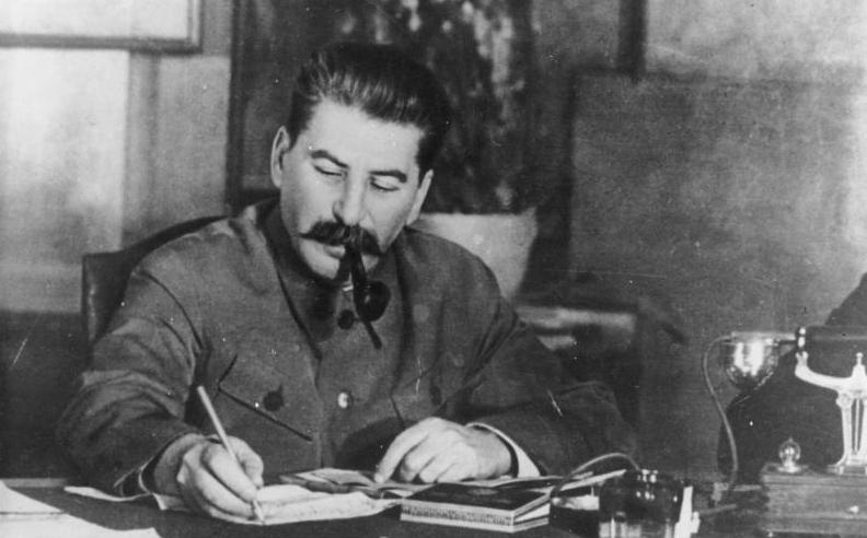 Bundesarchiv_Bild_183-R80329,_Josef_Stalin.jpg