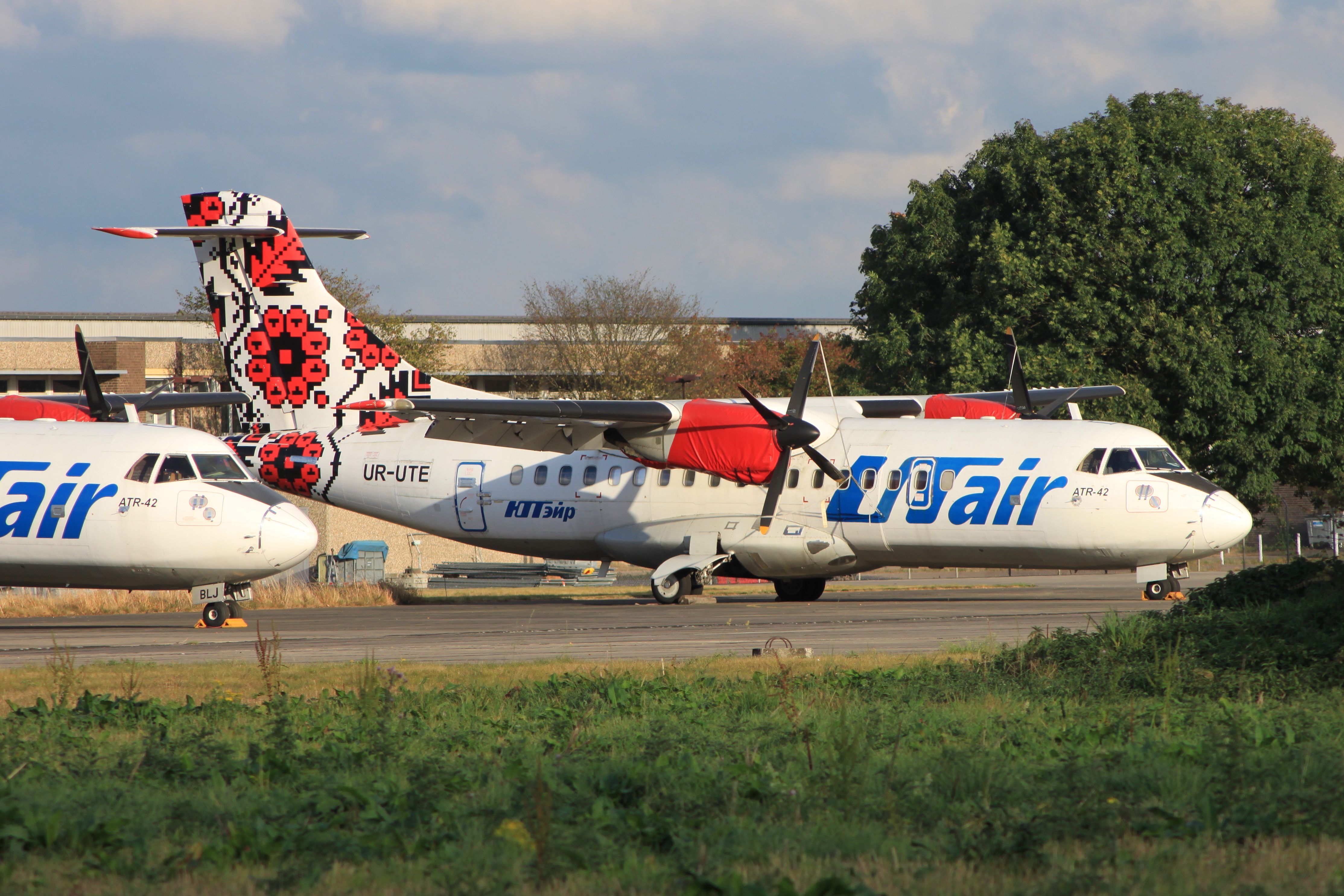 UR-UTE UTair -Atr.42.JPG