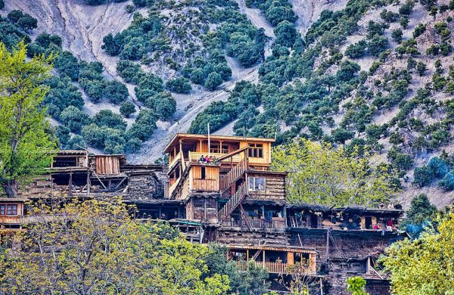 A_typical_house_in_Kalash_Valley.jpg