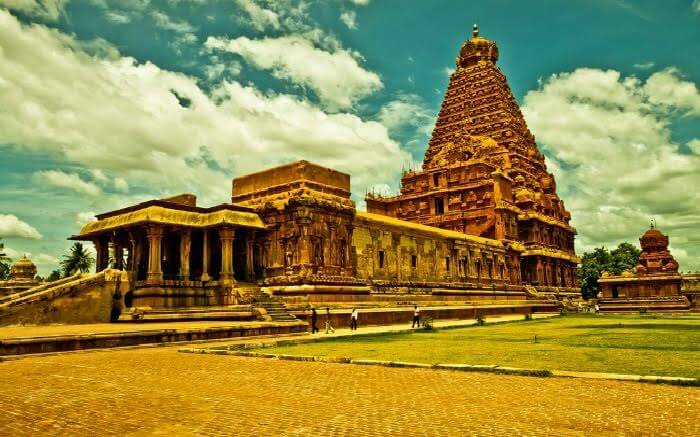 India's famous historical places #13))Chola temples, Tamil Nadu - Expl...