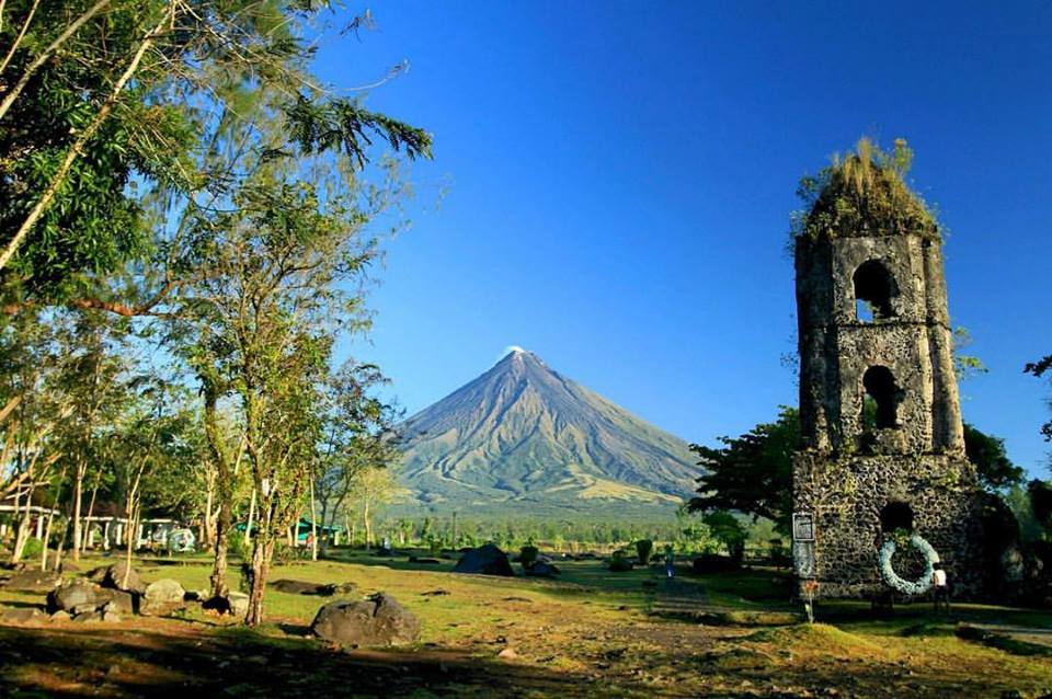 mayon volcano.jpg