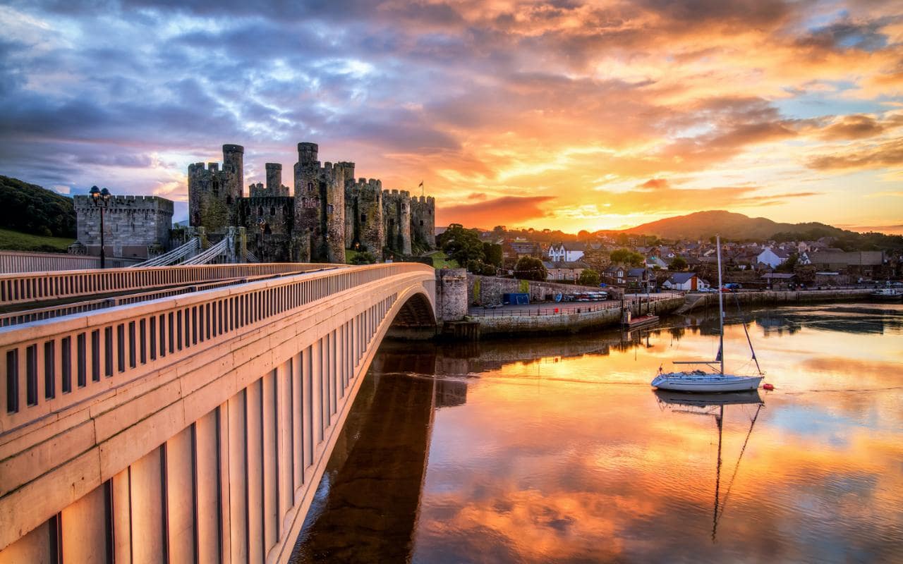 sunset-at-conwy-castle-xlarge.jpg