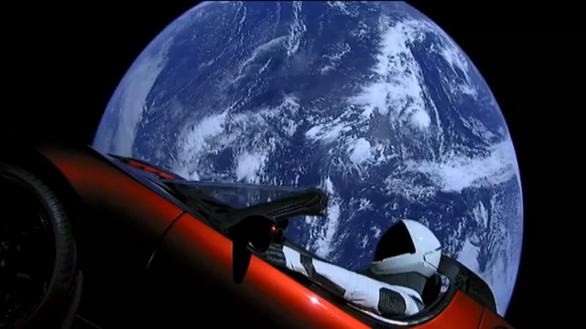 Tesla-Roadster-in-Space-01-8967-default-large.jpeg