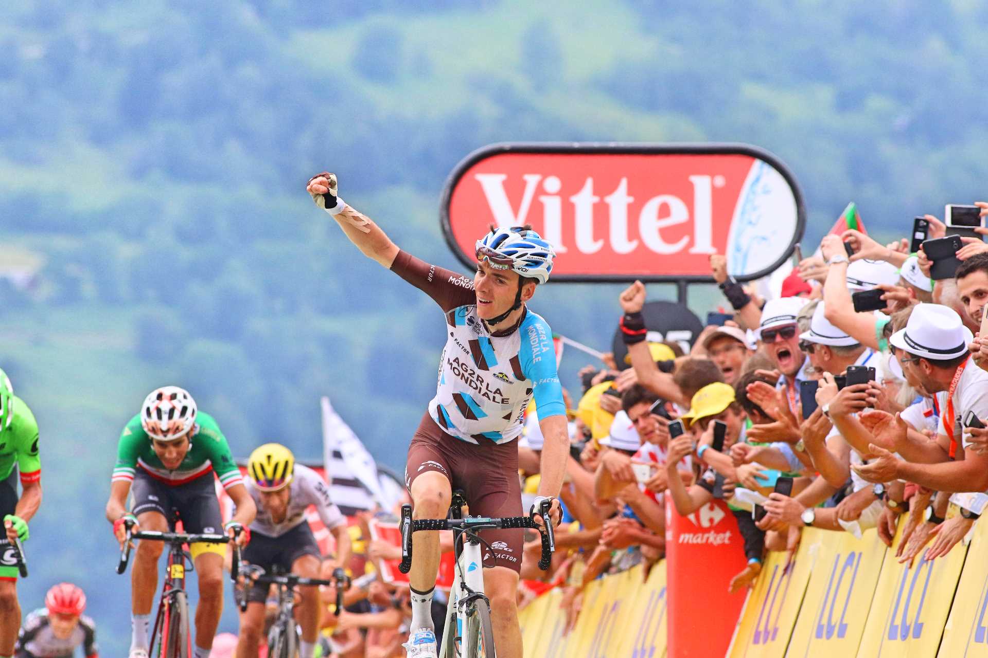 Romain-Bardet-Tour-de-France-2017-Peyragudes-stage-win-pic-Sirotti.jpg