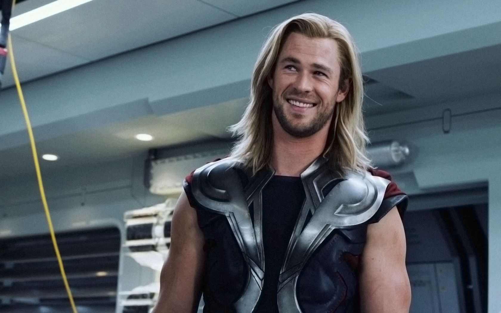 the_avengers_2012_chris_hemsworth_as_thor_wallpaper-16.jpg