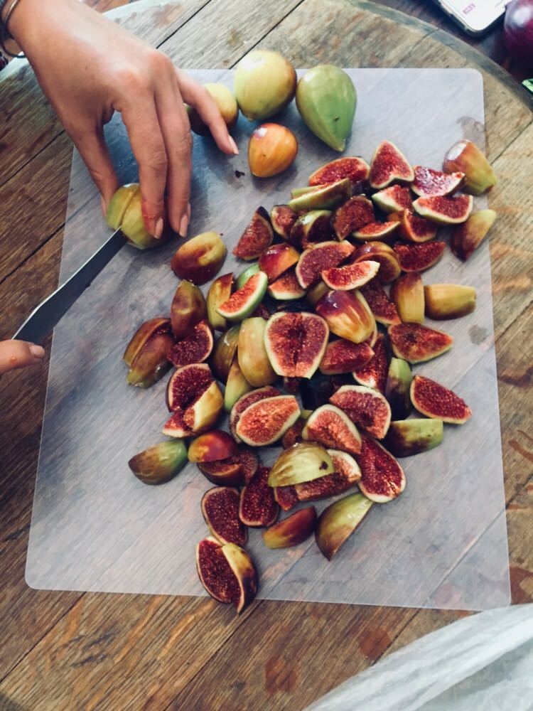 chopping figs.JPG