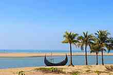 Inani_Beach_in_the_day_(21_February_2014).jpg