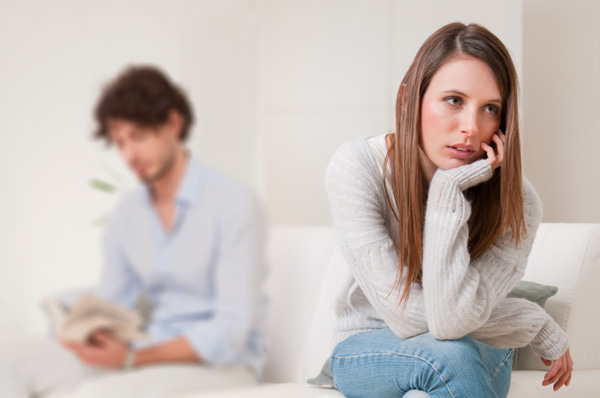 unhappy-couple-couch_ijm2bl.jpg