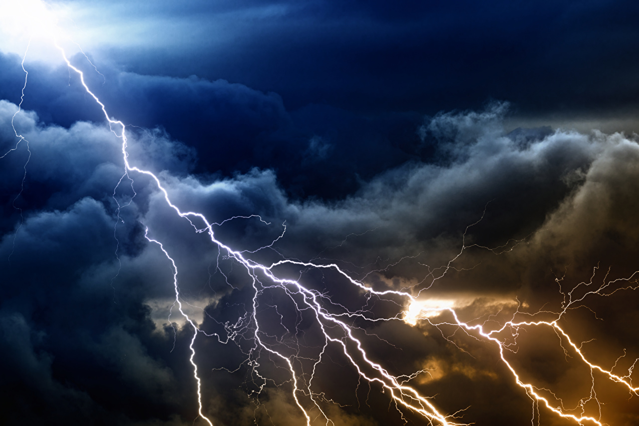 Lightning_Thundercloud_Clouds_Night_518556_1280x853.jpg