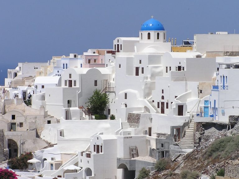 Oia-Santorini-Greece-768x577.jpg