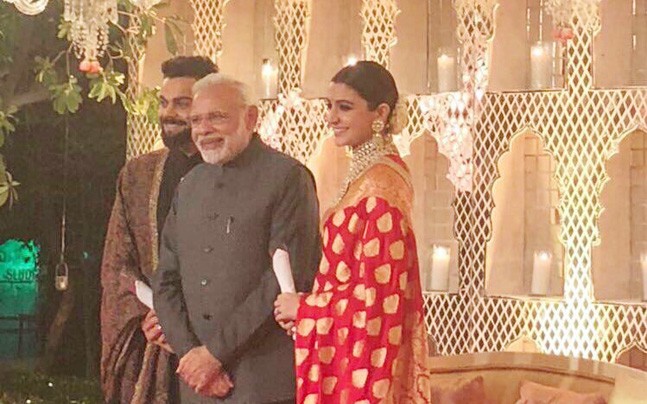 modi-at-virushka-story-647_122117100250.jpg