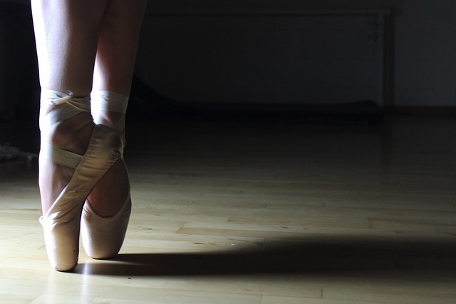 ballet pointe shoes.jpg