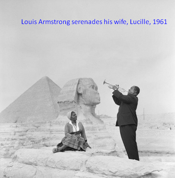 Louis Armstrong serenades his wife, Lucille, 1961.png