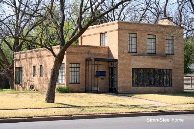 Una casa de Texas conservada de los años 30 con estructura de acero similar al sistema Steel Framing actual.jpg