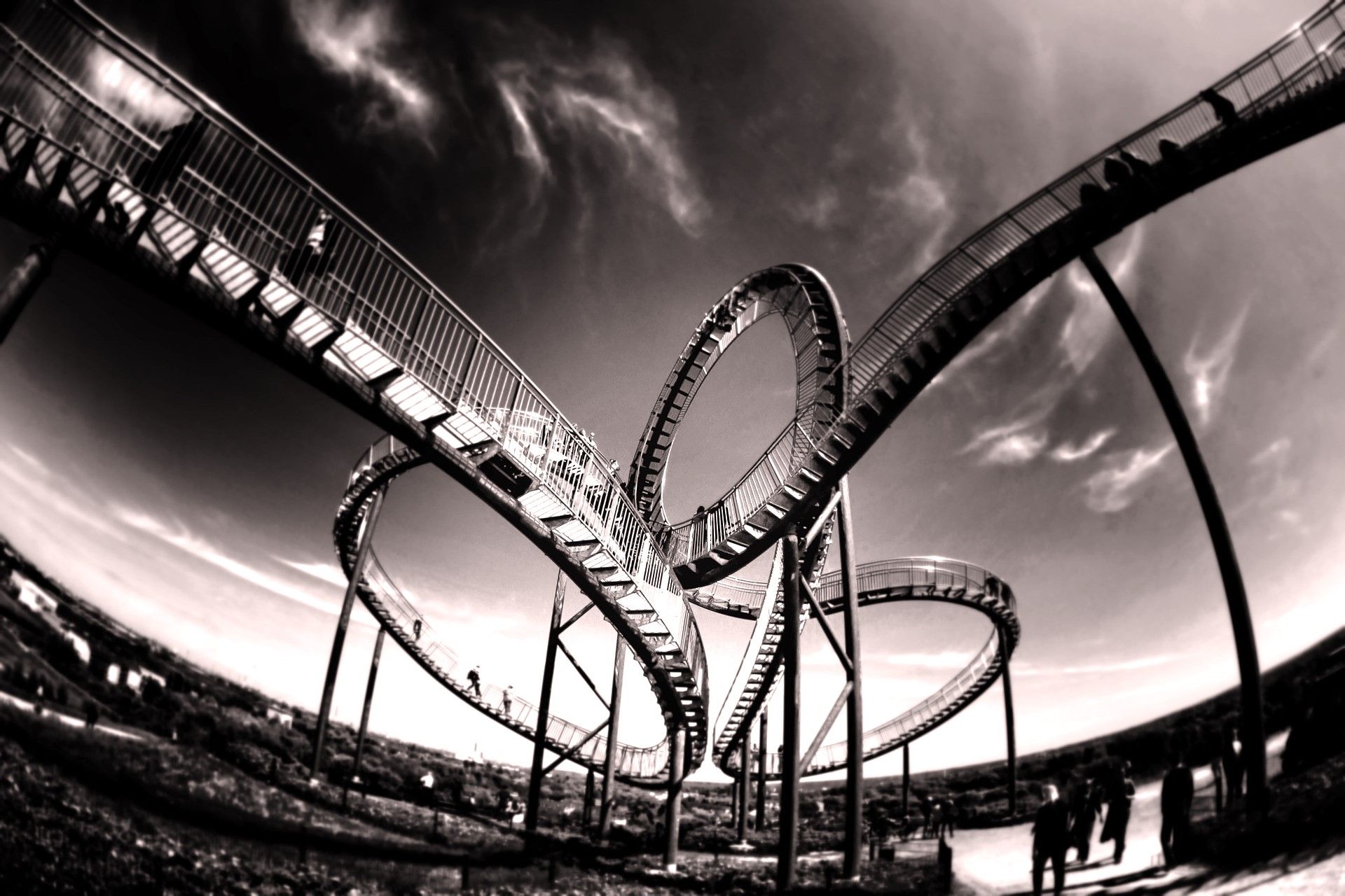 rollercoaster-801833_1920.jpg