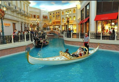 The Venetian Resort Hotel Has A River In The Middle Of It