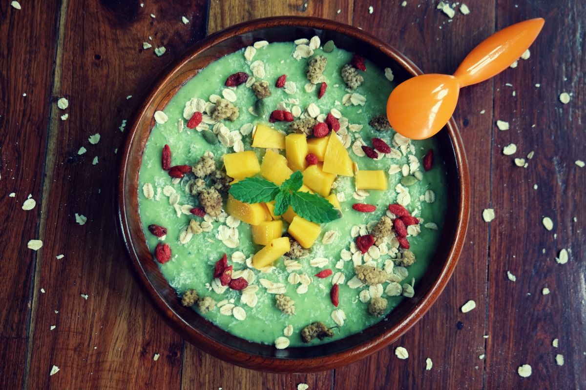 green-smoothie-bowl.jpg