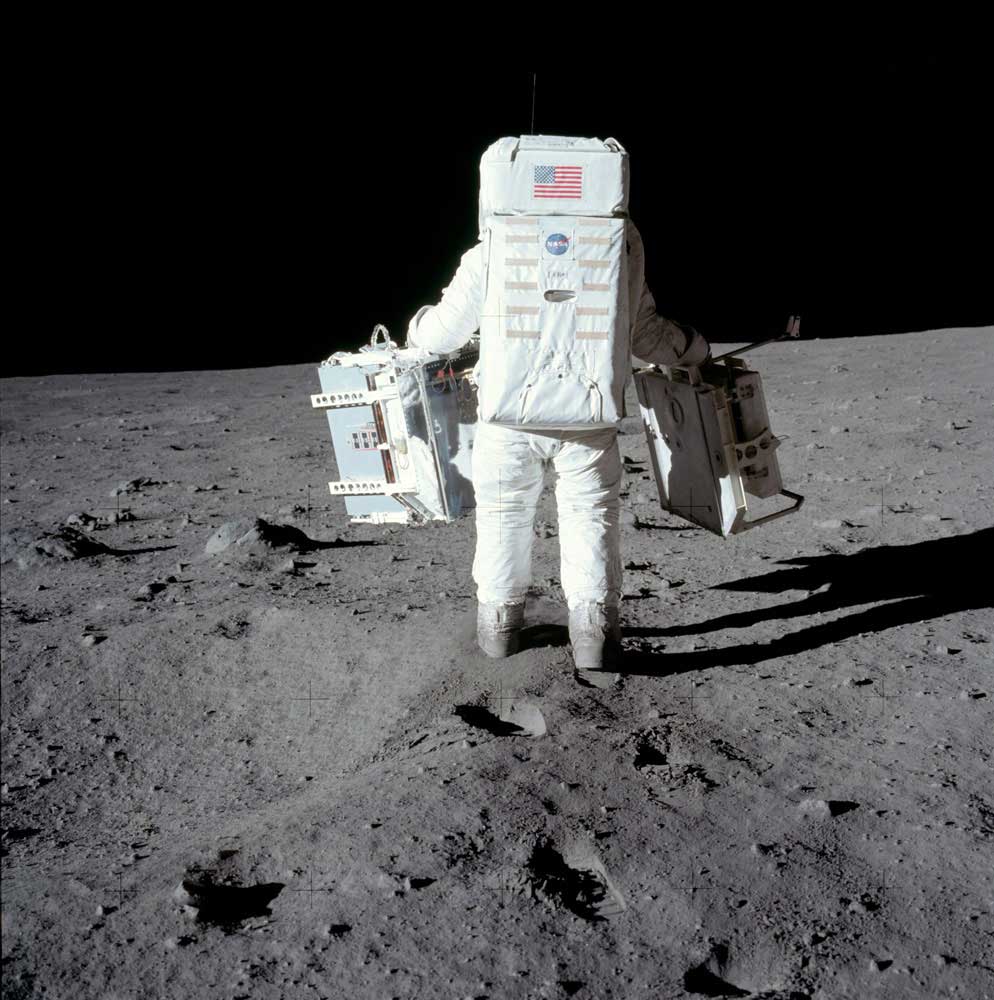 moon-landing-apollo-11-05.jpg