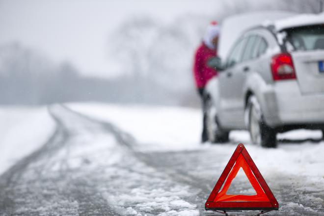 winter-car-breakdown-000054148046_large.jpg