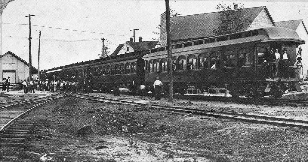 Mississippi_Central_Railroad_Passenger_Train,_Sumrall,_Mississippi_(circa_early_1900s).jpg