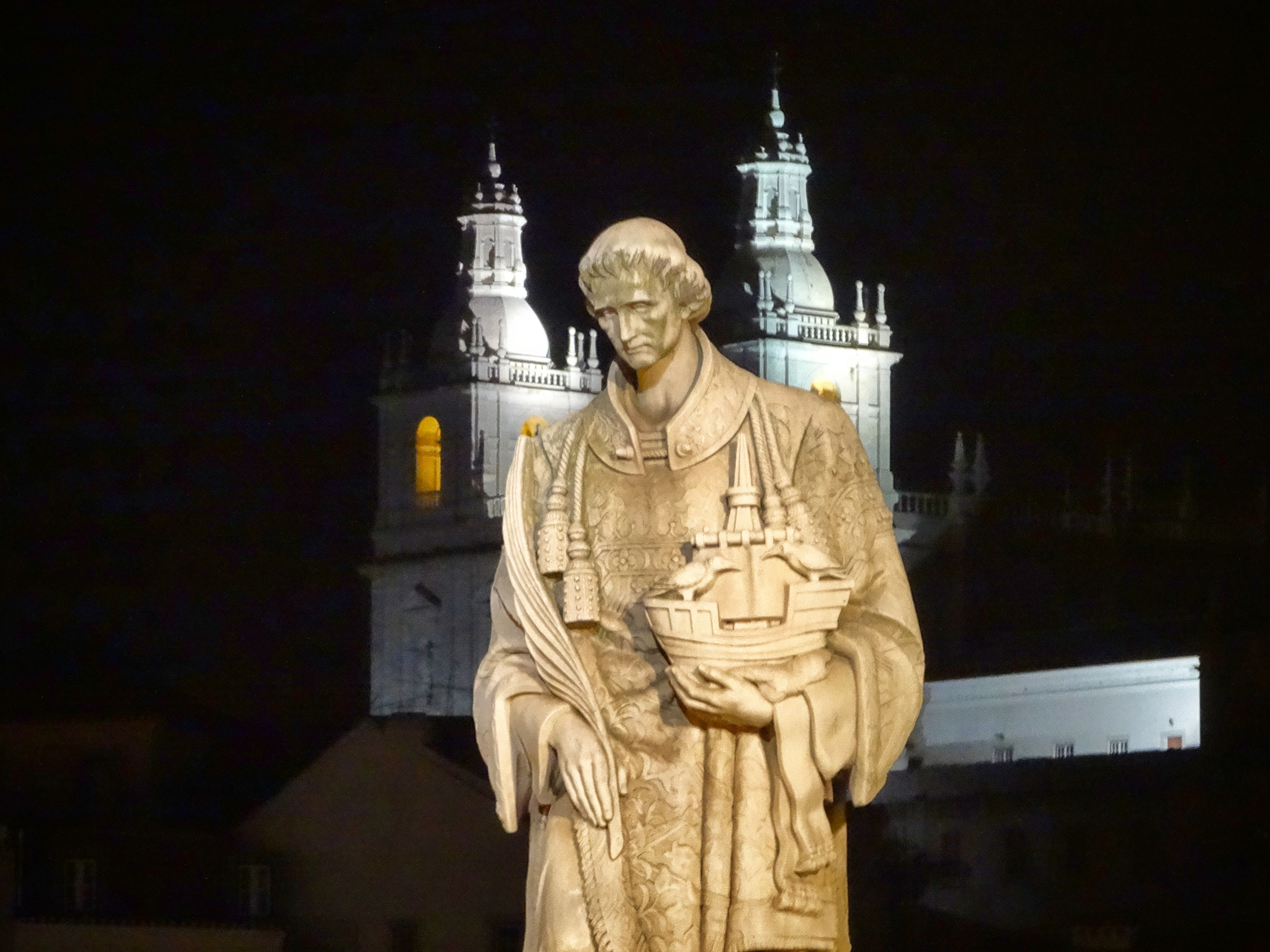 cathedral lissabon.jpg