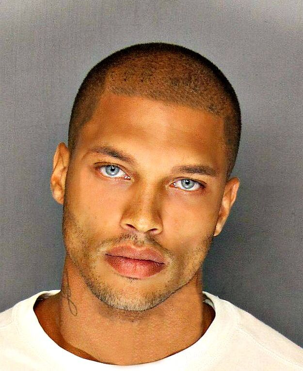 'Sexy jailbird' Jeremy Meeks leaves wife heartbroken after kissing ...