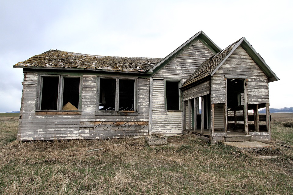 old-farm-house-2096649_960_720.jpg