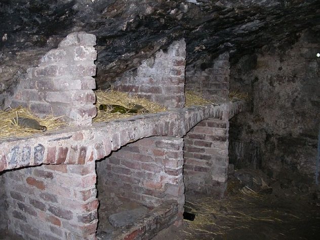 Edinburgh-Vaults.jpg