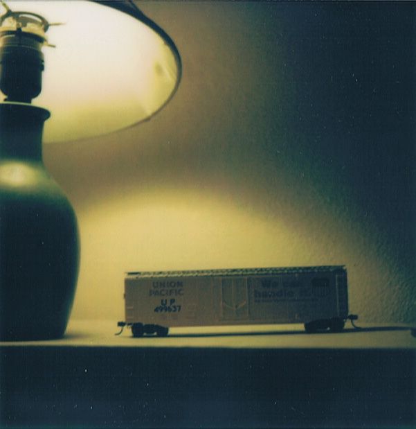 Polaroid_lamp.jpg