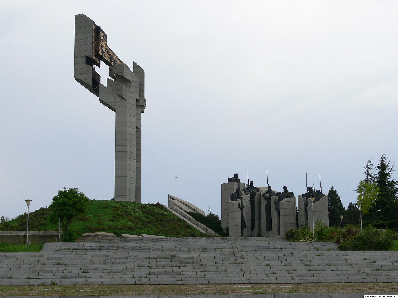 the-defenders-of-stara-zagora-monument-04.jpg