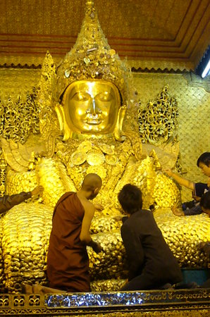 mahamuni-pagoda-mandalay.jpg