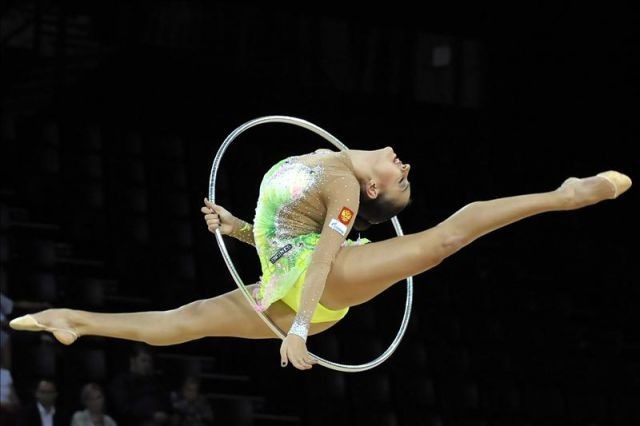 aros-de-gimnasia-ritmica-hula-hula-70cm-green-sport--D_NQ_NP_19103-MLA20165888322_092014-F.jpg