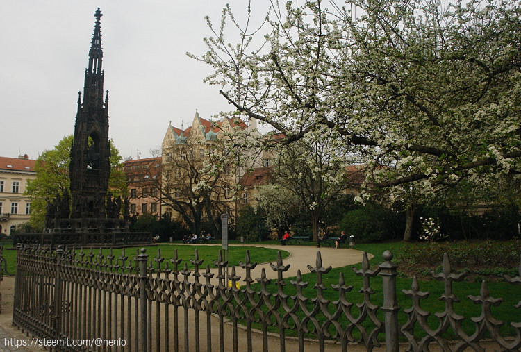 prague-a_park-01.jpg