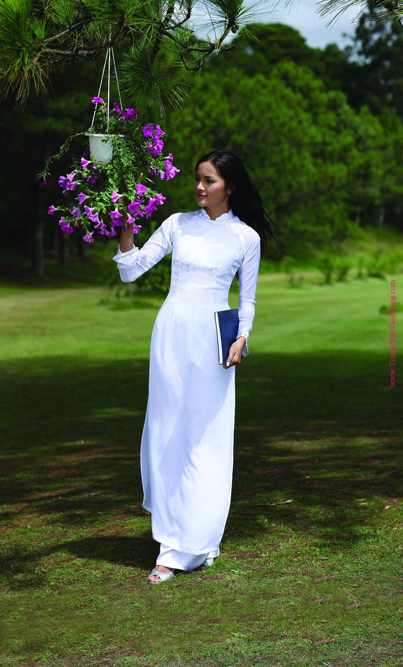 ao-dai-dep-dong-phuc-nu-sinh-viet-nam.jpg