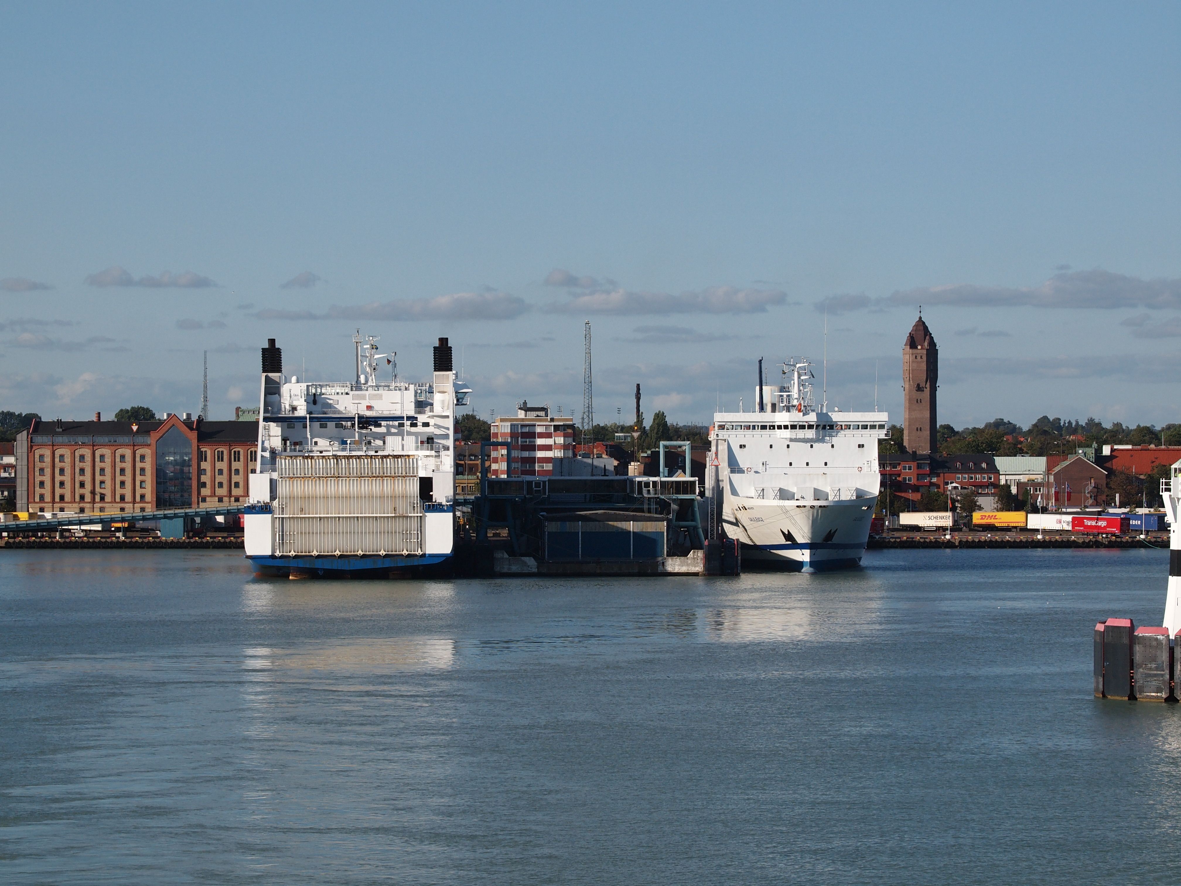 trelleborg_harbor_03.jpg