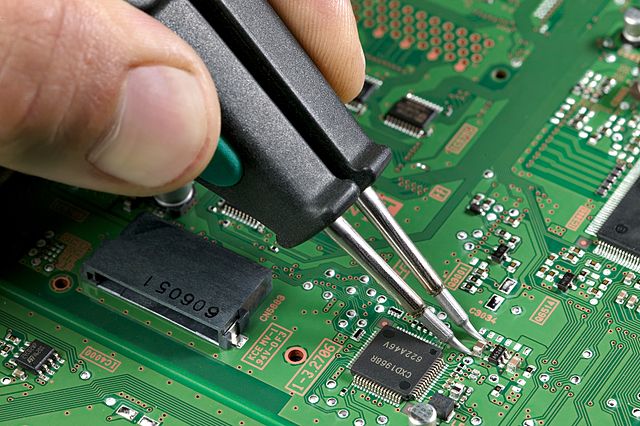 Soldering_a_0805.jpg