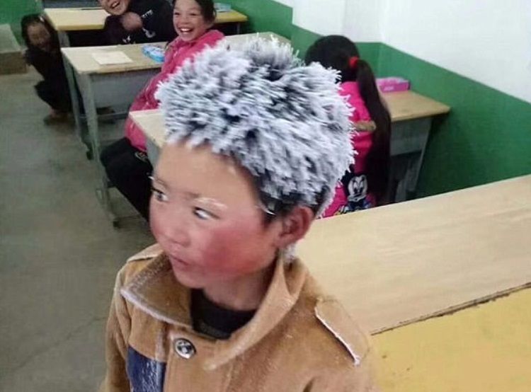 nino-cabello-congelado-escuela-examen-china-compressor.jpg