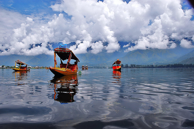 best-places-to-visit-in-india-Dal_LakeVR.jpg