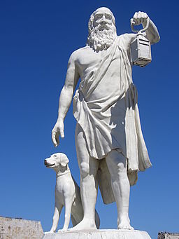 Diogenes_statue_in_Sinop-top.jpg