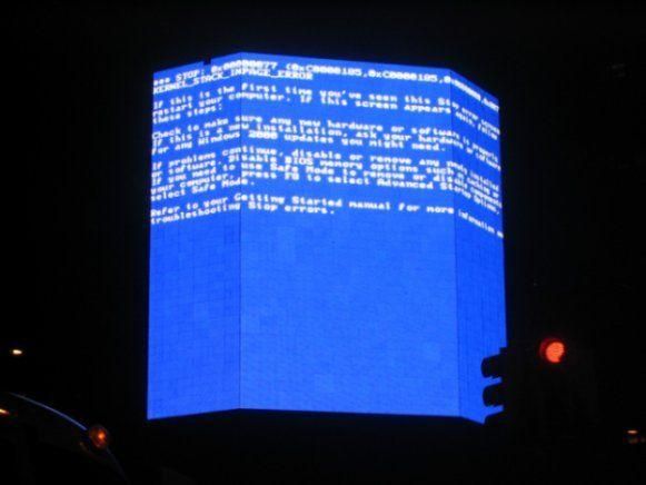 BSOD_in_las_vegas_telescreen from KnowYourMeme doe com.jpg