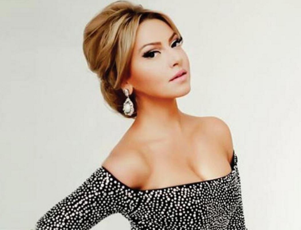 hadise230.jpg