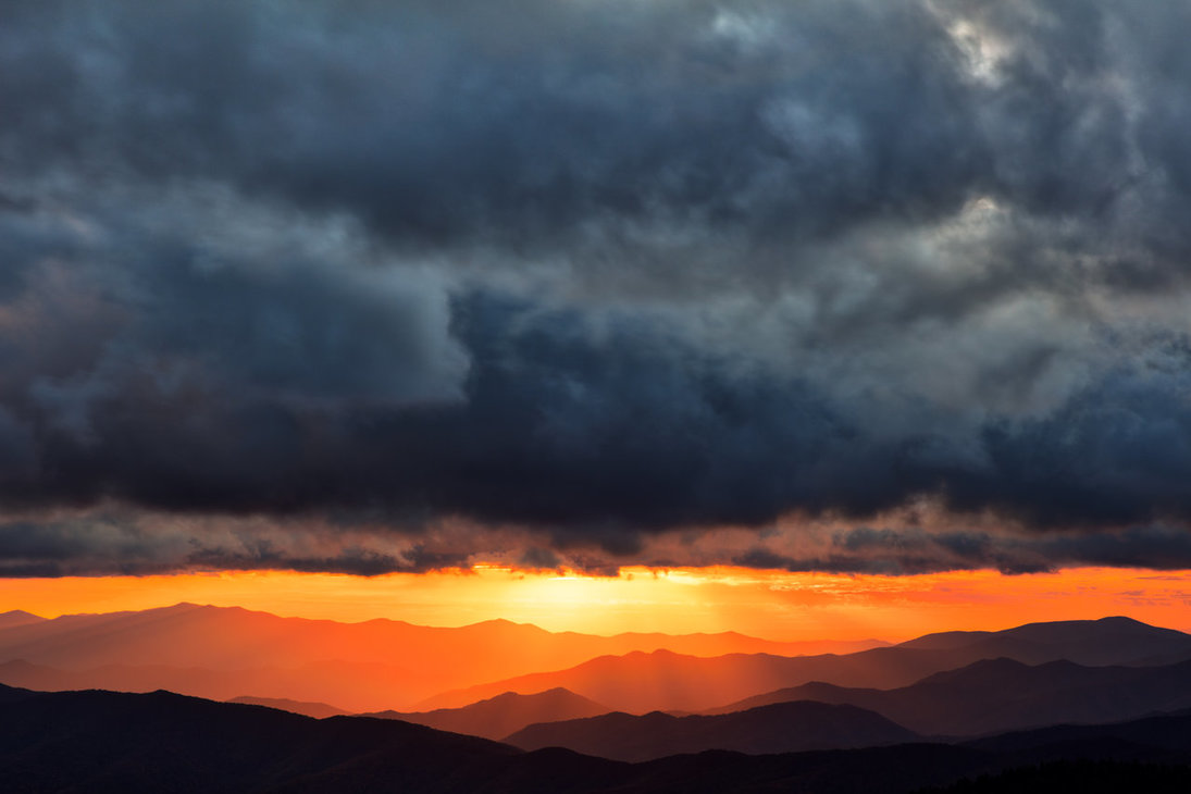 smoky_mountains_sunset_rapture_by_somadjinn-dbwcdwr.jpg