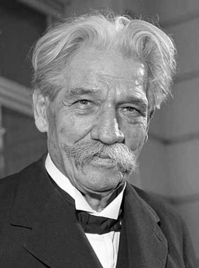 Albert_Schweitzer_1955.jpg