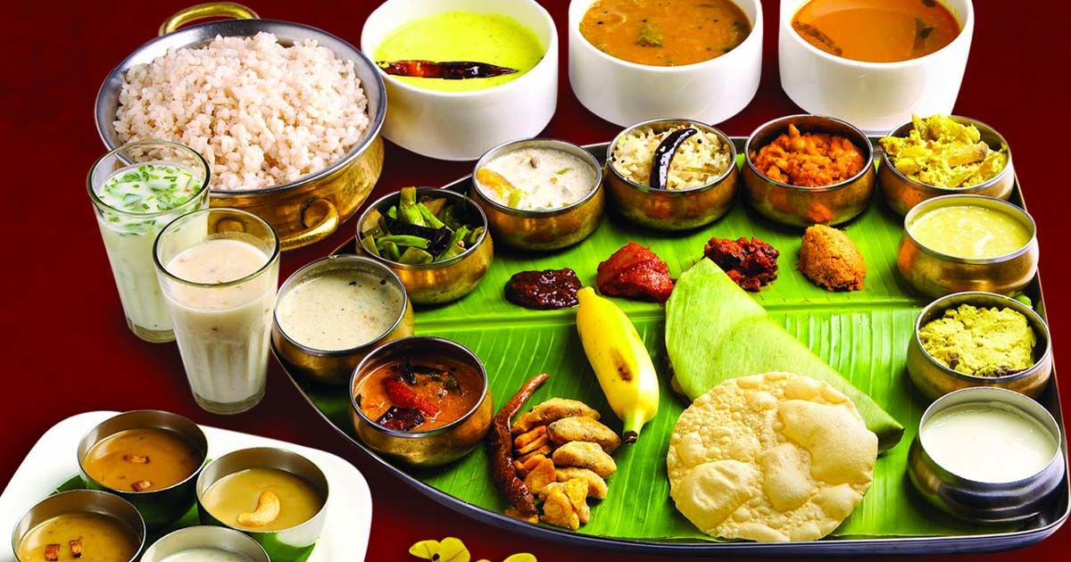 Sadhya-Famous-Food-in-Kerala.jpg