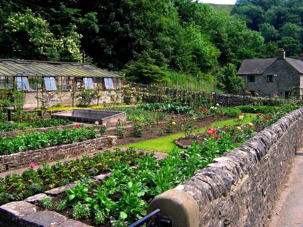 Now That's a Vegetable Garden! | Best viewed LARGE on Black:… | Flickr Best  viewed LARGE on Black:  bighugelabs.com/flickr/onblack.php?id\u003d3553160869\u0026size... We discovered this amazing  garden in the village of Milldale at the northern —, image size:1024x768