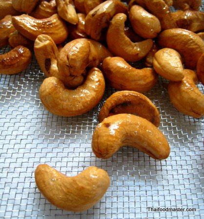stir_fried_chicken_with_cashew_nuts_03.jpg