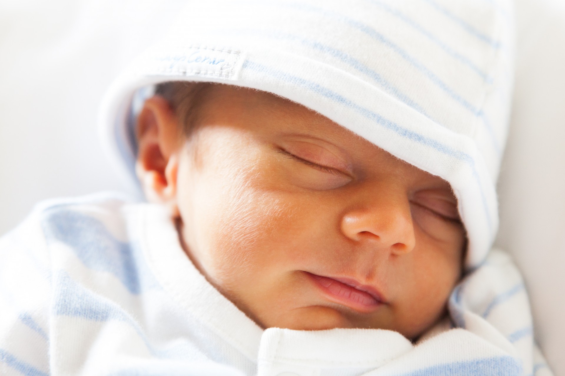 newborn-sleeping-1377255050bnX.jpg