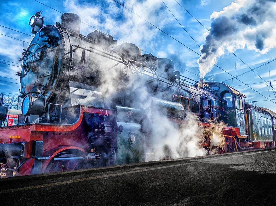 steaming train.jpg